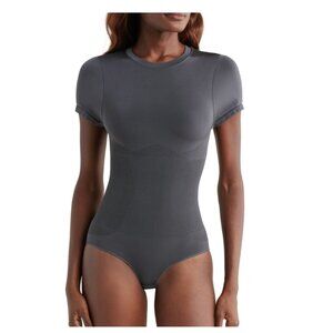 Pinsy Butter Sculpt Short Sleeve Bodysuit in Grey. Crewneck. Size Large